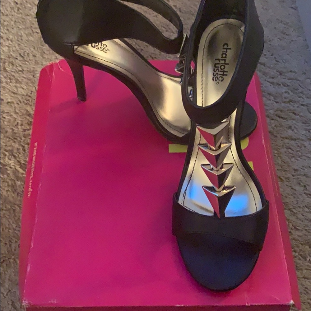 Black Pump triangle